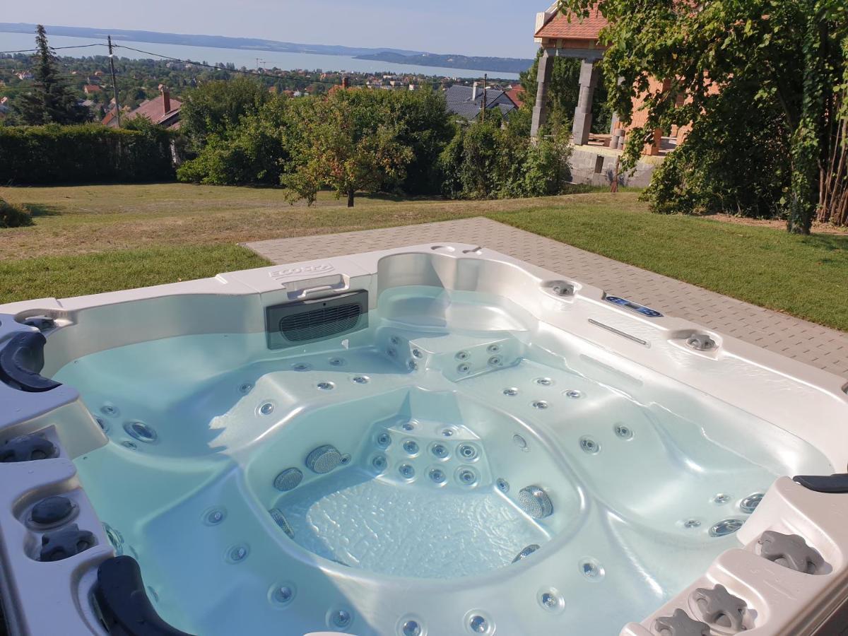 Lakeview Apartments Balatonfuered Exteriér fotografie