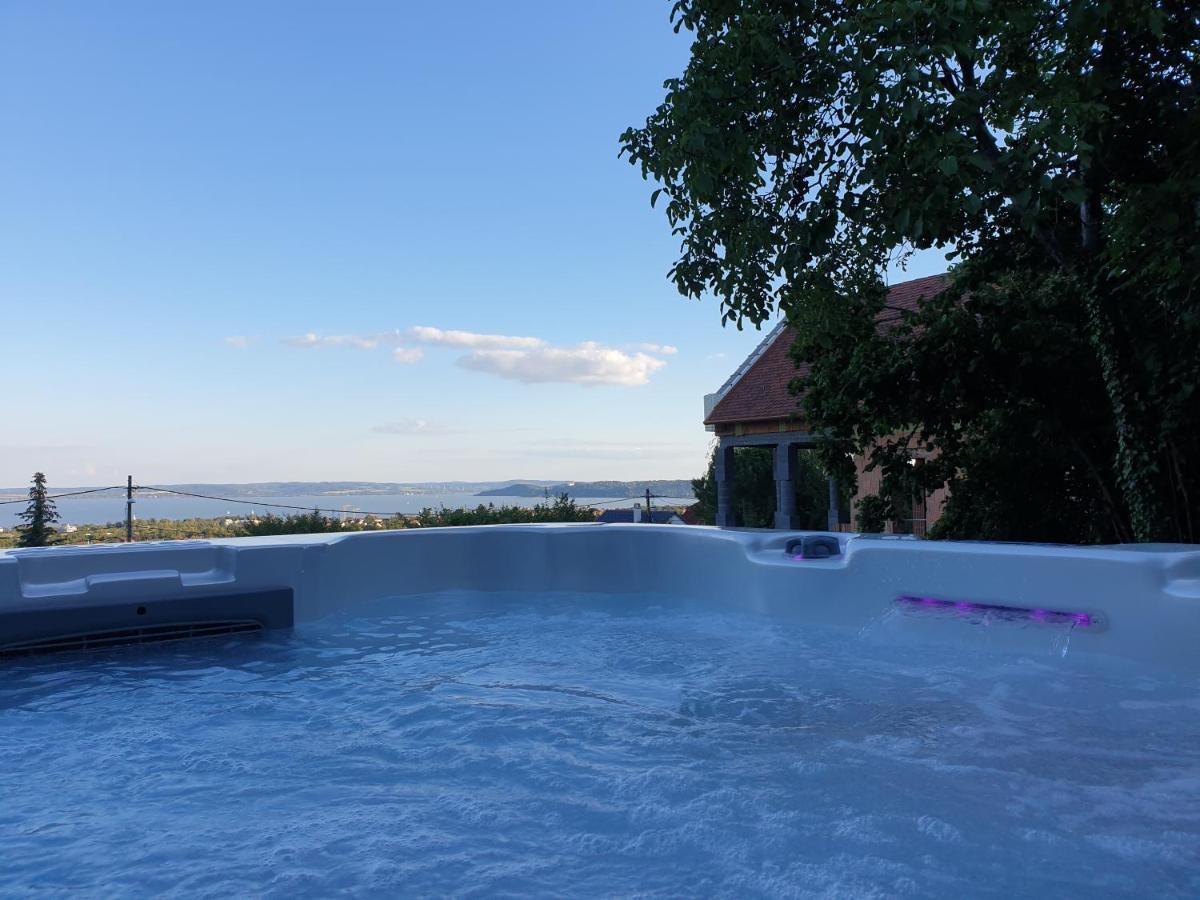 Lakeview Apartments Balatonfuered Exteriér fotografie