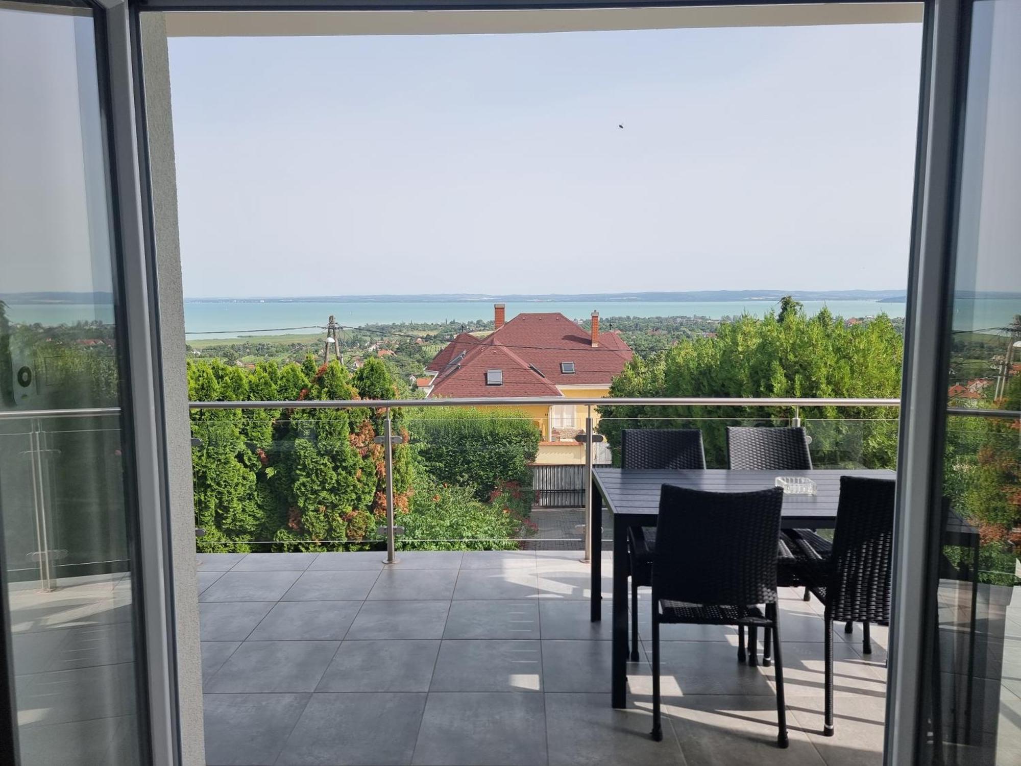 Lakeview Apartments Balatonfuered Exteriér fotografie